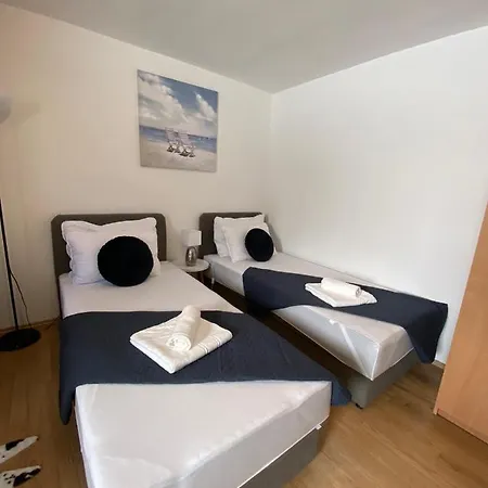 Apartman Hana U Blizini Automotodroma Grobnik I Kostrenski Plaza Kostrena Exterior photo